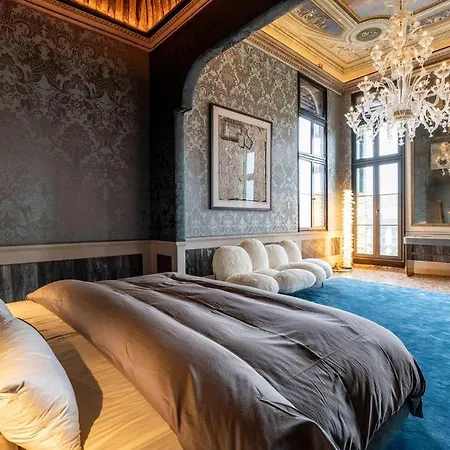 Luxury Venetian Style On Grand Canal *