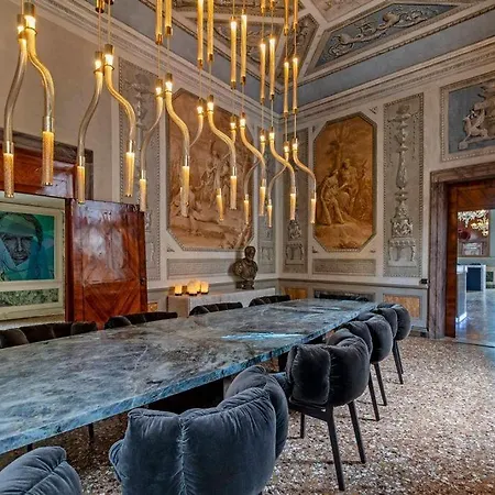 Luxury Venetian Style On Grand Canal Venedig